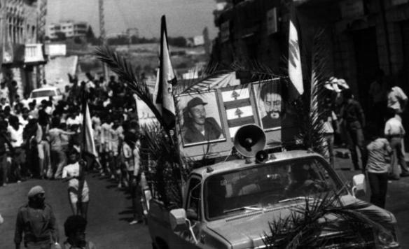 اضراب في بنت جبيل في ذكرى أختفاء الأمام موسى الصدر، وتظهر صور الإمام الصدر وقائد جيش لبنان الجنوبي سعد حداد في 01-09-1981